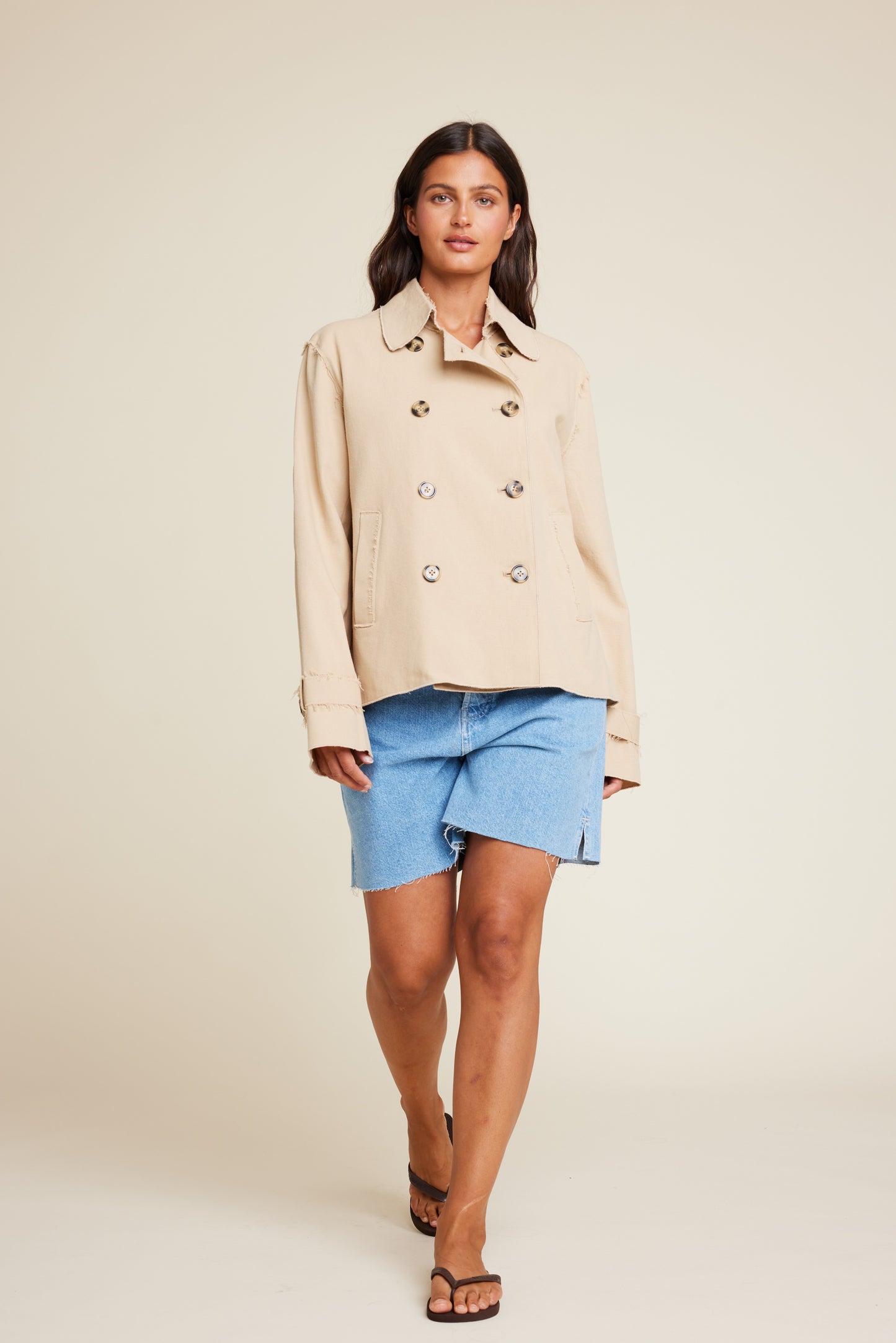 Robbie short trench