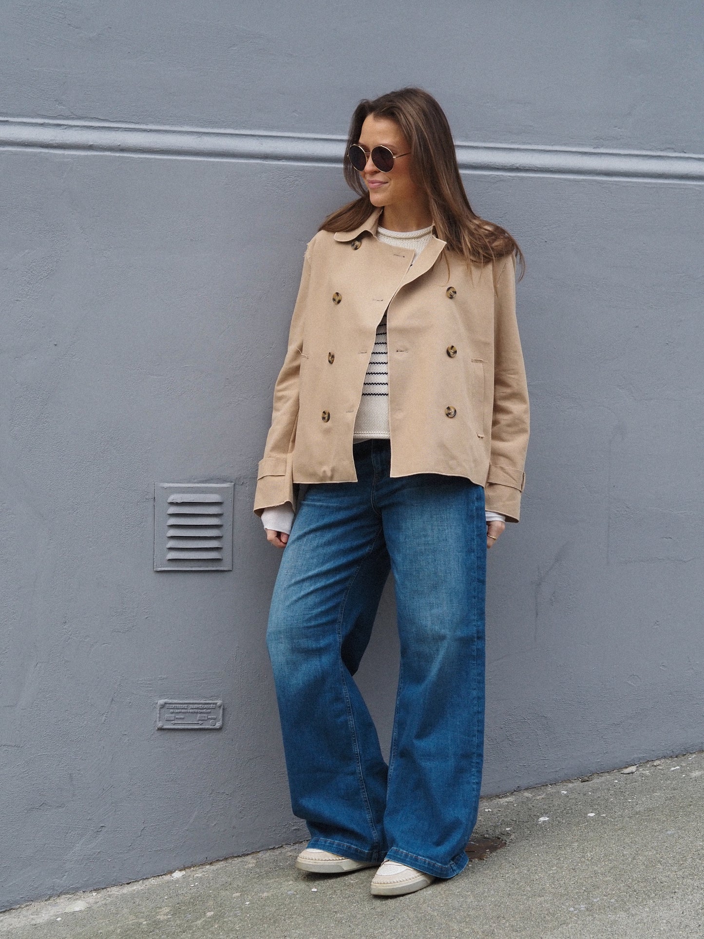 Robbie short trench
