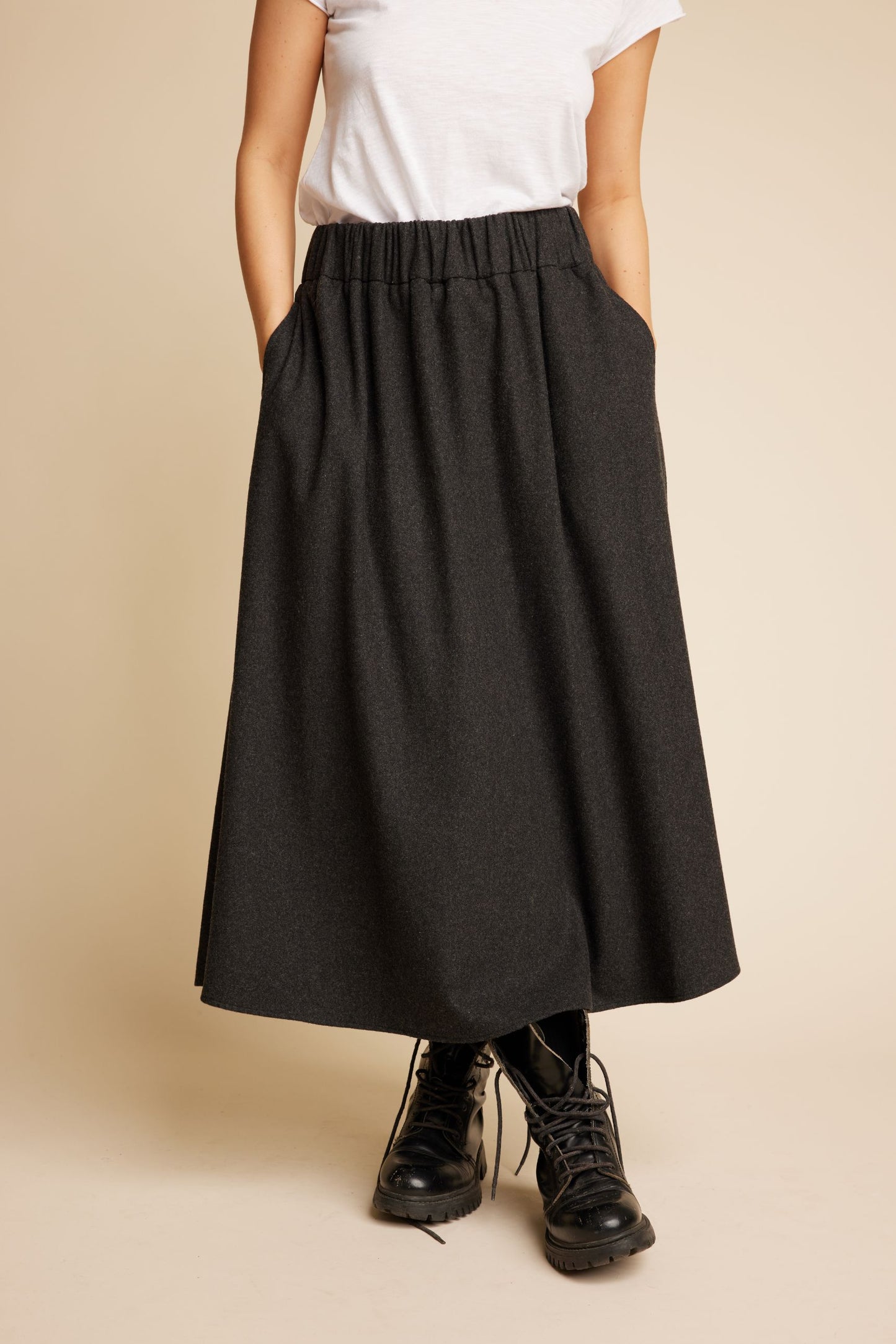 Skirt wool